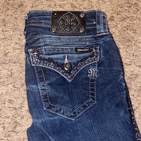 Women’s Miss Me Skinny Jeans - Picture 2 of 5